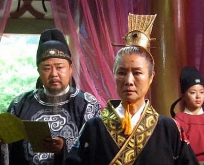 武则天与狄仁杰：权力与智慧的交织