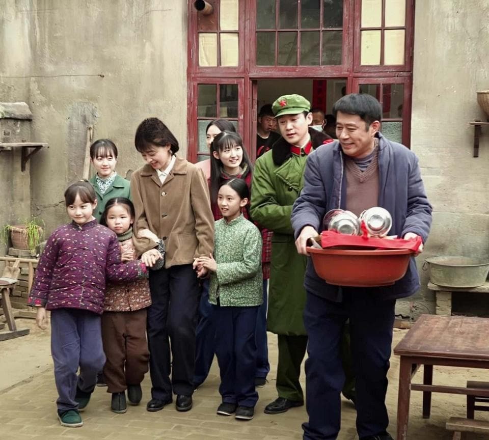 《六姊妹》演员年龄差大起底：这届观众的 “吐槽”，真不冤！