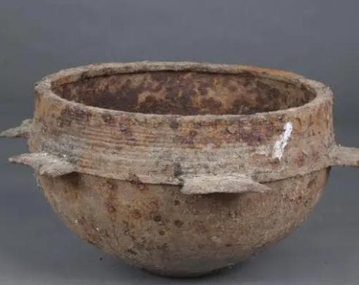 古代铁锅的重要性：烹饪与文化的双重烙印