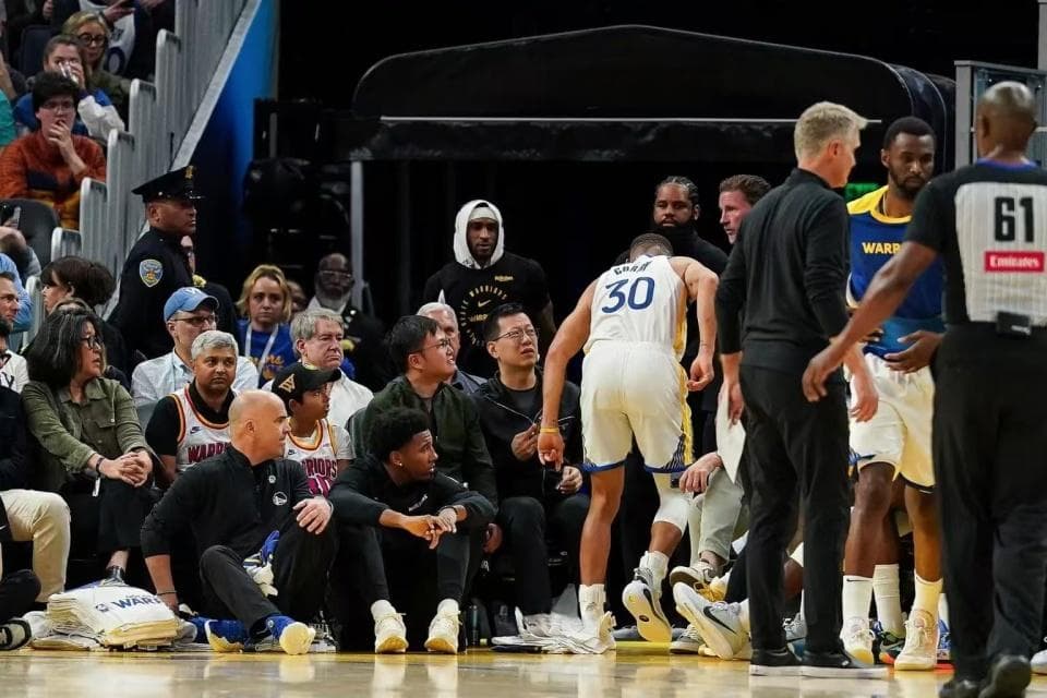 NBA：榜眼刚复出又伤了，崔永熙被下放，76人隐瞒伤病