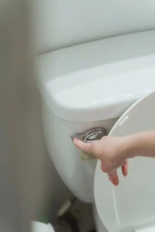厕所冲水无力？4大原因和解决方案在这里