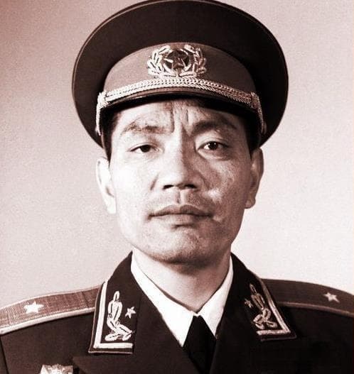 尤太忠70岁授上将，儿子46岁已是少将