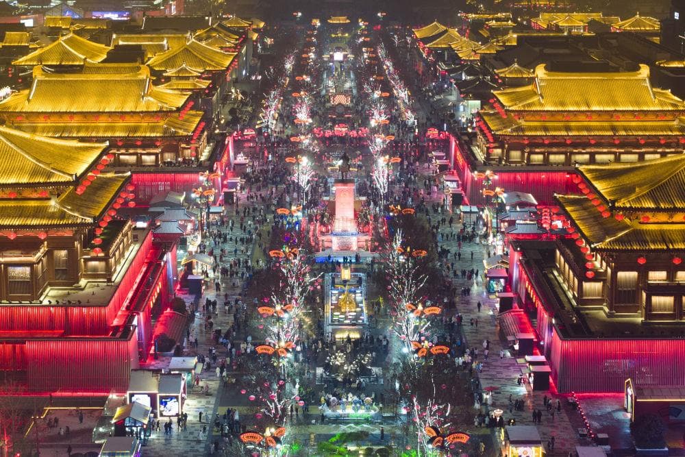 新春经济开局：消费市场旺，重大项目热，民生保障实