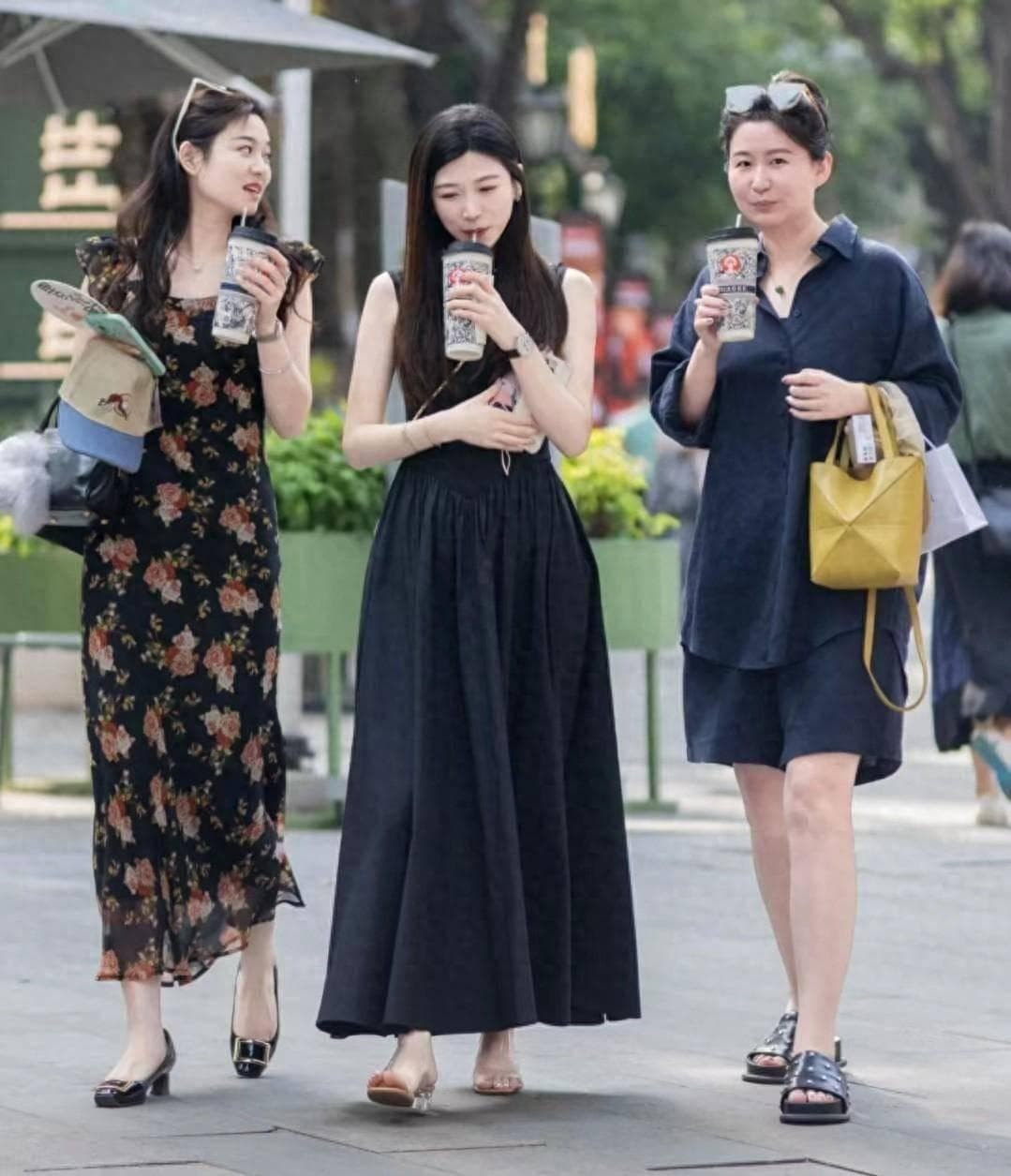 中老年女性夏季穿衣指南：四种面料助你清凉一夏