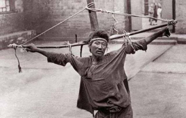 古代的“痒刑”是何种刑罚，真能把犯人折磨而死？这个还真能