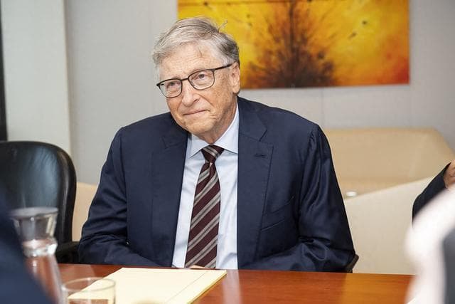 比尔·盖茨警告年轻人注意包括人工智能在内的四大全球威胁