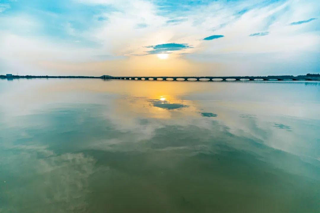 比起山海的壮阔，或许你会更爱上海这些悠悠的湖