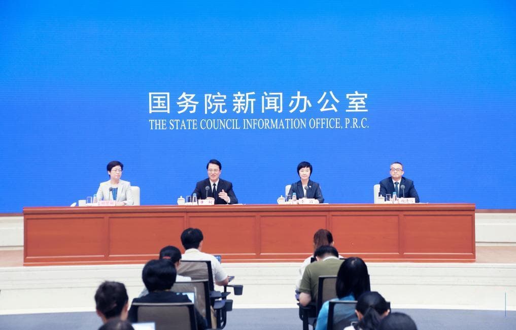国家医保局：药品集采等改革举措惠及7.2亿人次，减负超7000亿