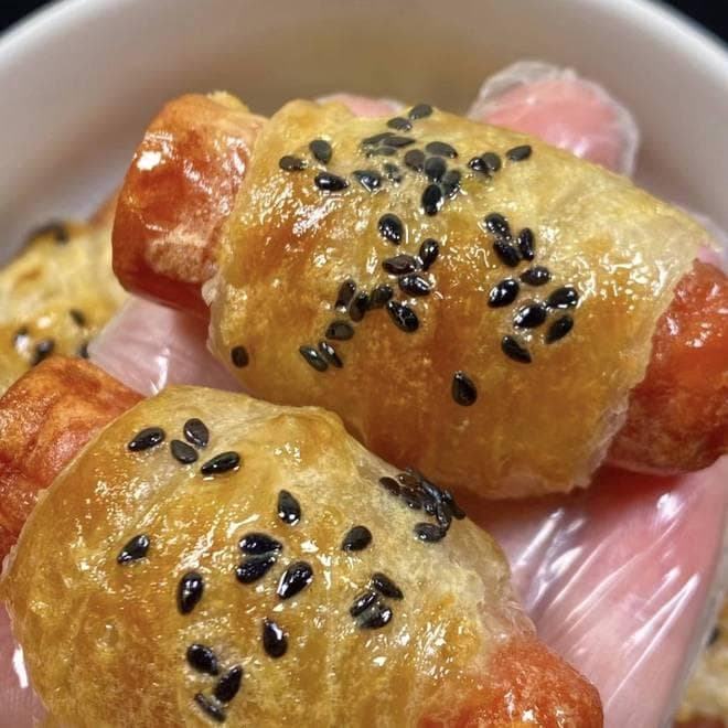 手抓饼卷火腿肠：便捷早餐的全新演绎