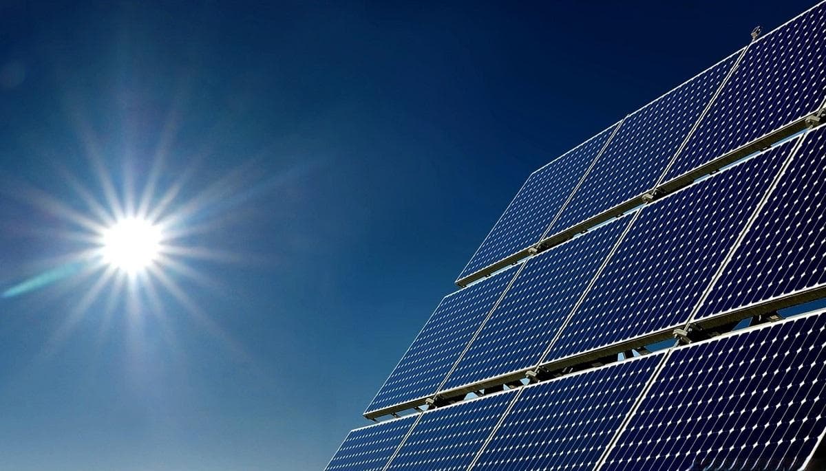 太阳能：它是什么、类型、用途和主要优点