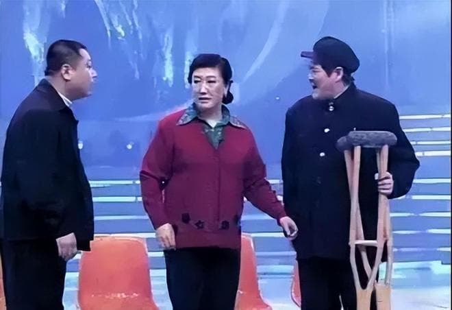 从被轰下台到"小品王"：赵本山的春晚逆袭之路