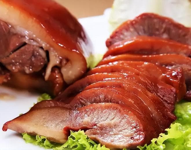 卤猪头肉的四大香料：白芷、草果、红蔻和荜拨的作用详解