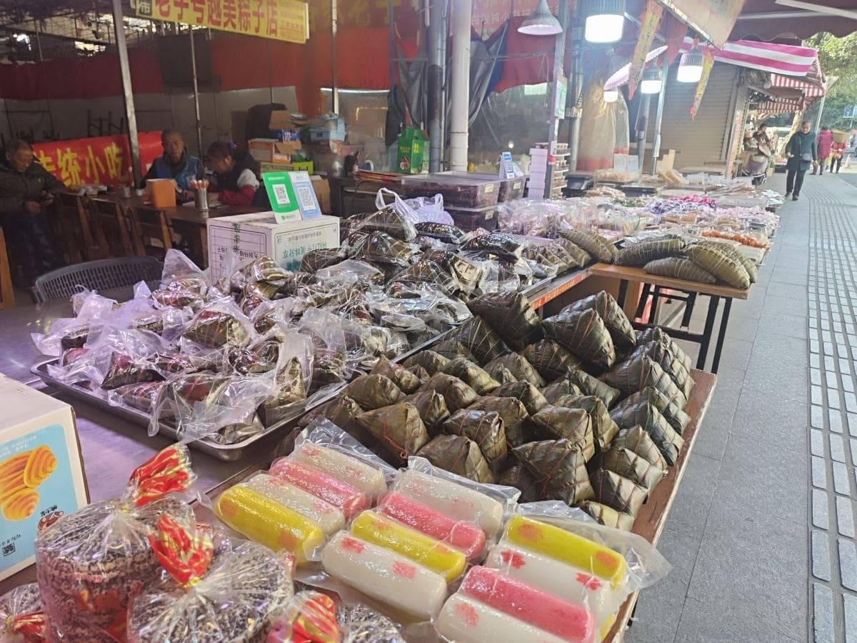 本地人外地人都爱吃！南宁传统小吃受追捧