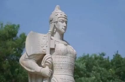妇好：商朝杰出的女政治家与军事统帅