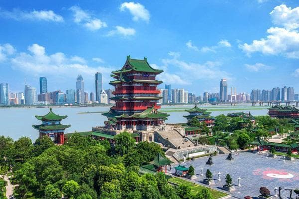 南昌滕王阁景区：江南三大名楼之一的全方位游览指南