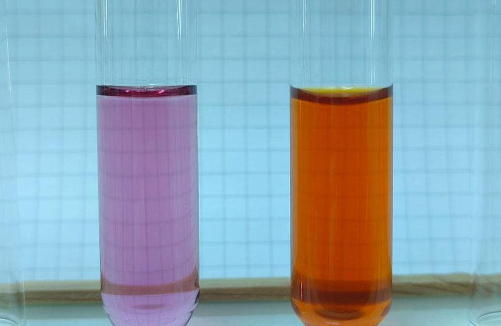 氯化铁溶液颜色（氯化铁溶液颜色是哪个离子的颜色）