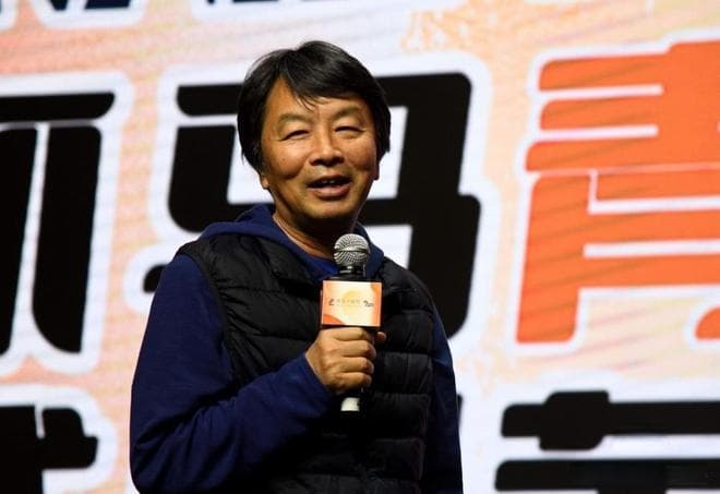 北大才子刘震云：努力的意义，不是鹤立鸡群，而是要离开那群鸡