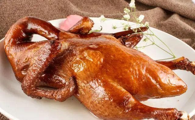 鸭肉怎么做好吃？啤酒炖、红烧香、烤鸭脆，哪种更让你心动？
