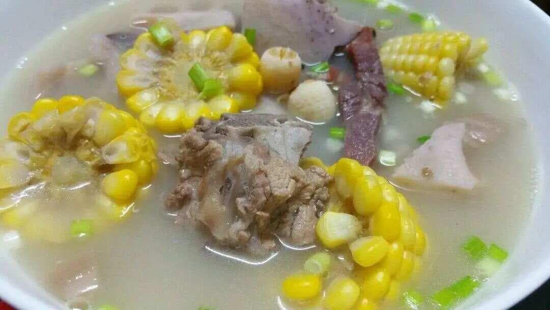 排骨汤的8种做法，清淡不油腻，汤鲜味美无腥味