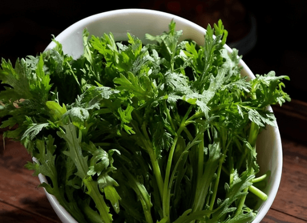 消化不良时，茼蒿是你的秘密武器