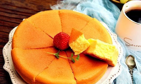 电饭煲做蛋糕，牢记4个小窍门，香软蓬松零失败，入口即化不上火