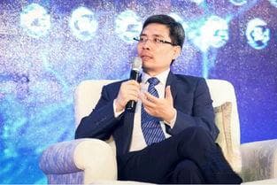 站雷军背后的海尔总裁周云杰走红