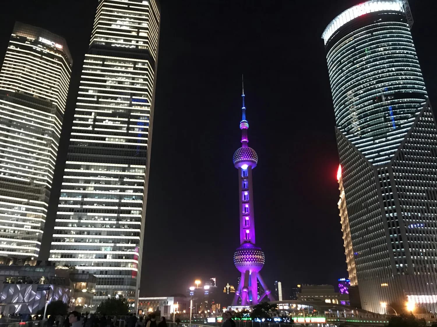 东方明珠游览攻略：避开人流的最佳时机