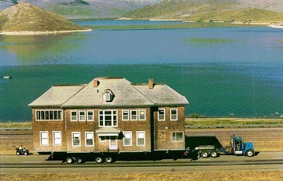 如何在选择住房时做出合理决定？这些决定如何考虑物业管理因素？