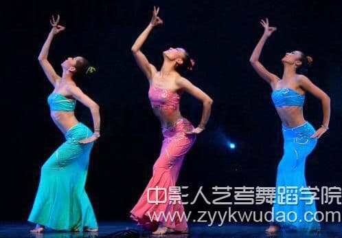 傣族民族舞蹈的风格特点是什么？