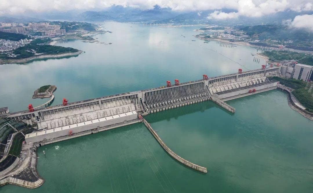 水库与大坝：建设条件及其对地理环境的影响