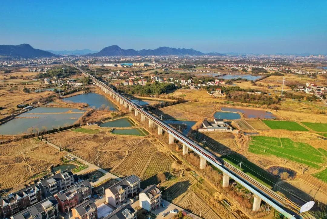 长三角高铁建设提速，2024年5条新线将投运
