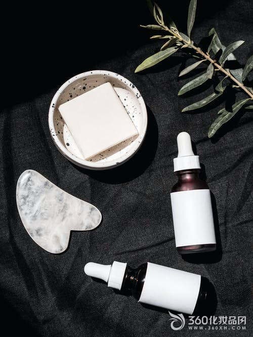 夏季护肤指南：清爽呵护你的肌肤