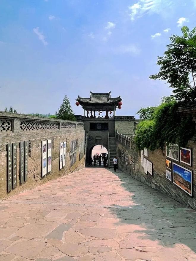 “走进王家宅院，开启一场追溯千年皇家辉煌的旅程。”