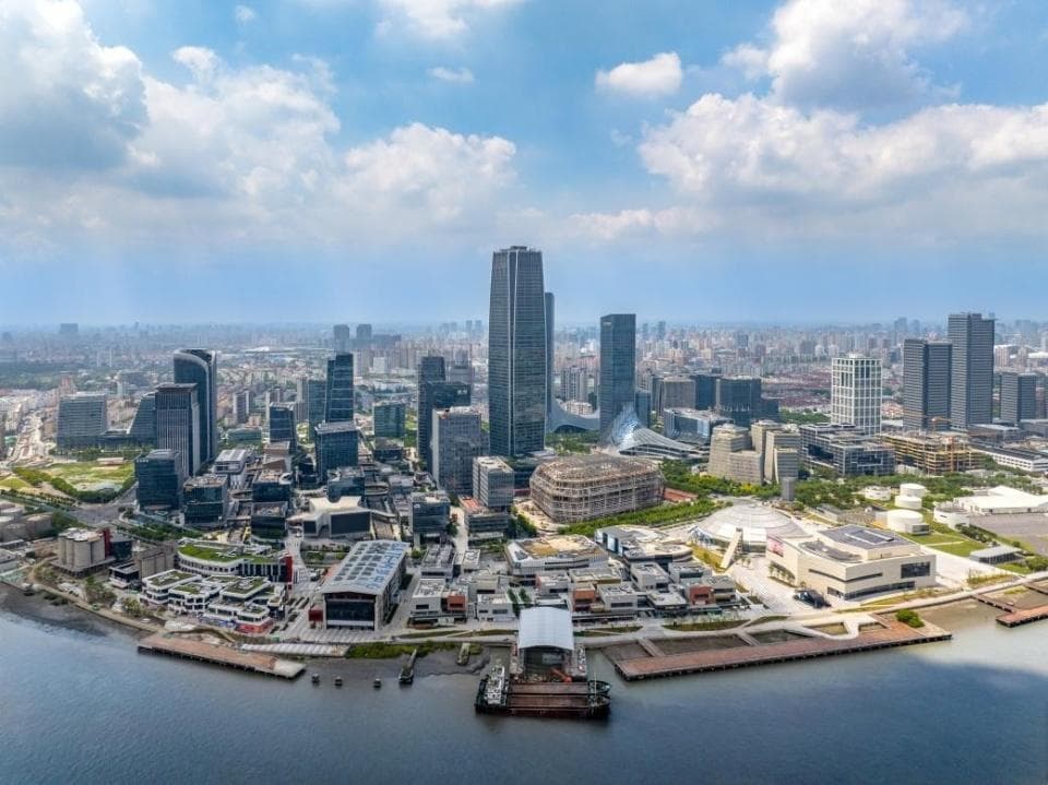 徐汇滨江添新景：16万方西岸梦中心携百场活动启幕
