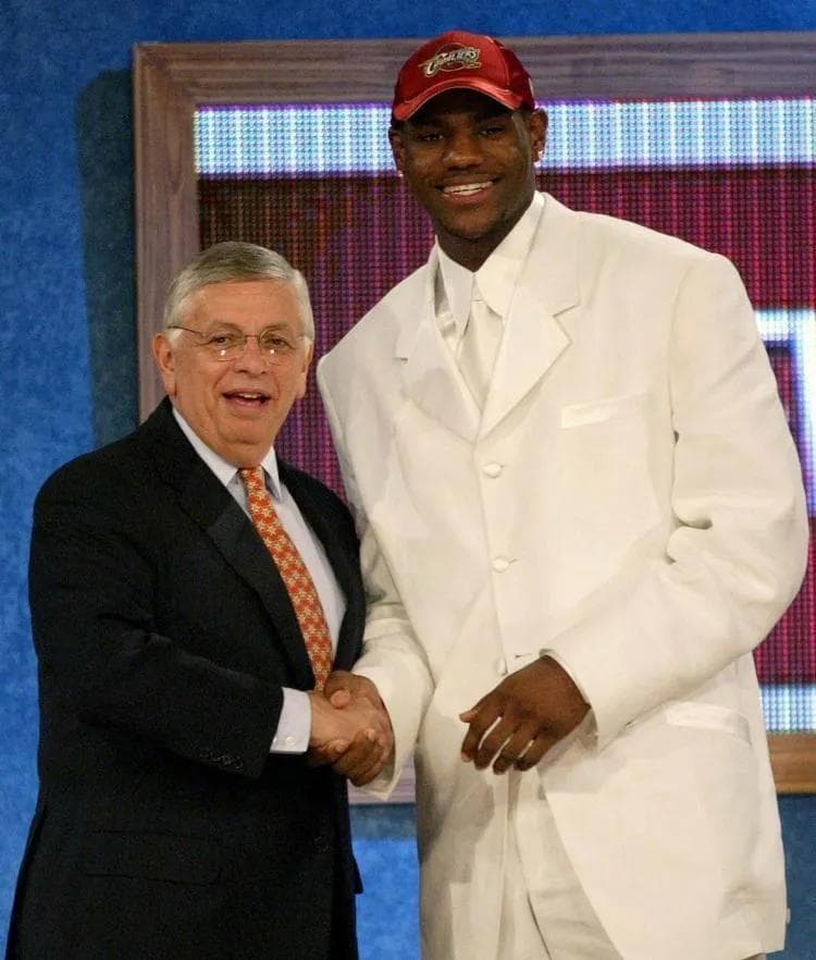 盘点詹姆斯生涯十大成就：4次MVP、4次FMVP 多项纪录恐无人能超越