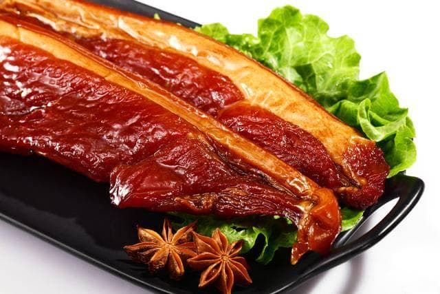家常熏肉四款经典做法，烤蒜苗芝麻芦笋，美味任选轻松做！