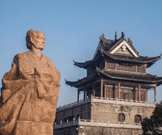 建安文学的时代背景是怎样的？对后世产生怎样的影响？