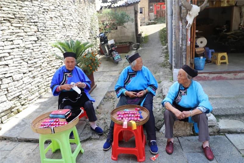 一针一线 在屯堡刺绣中传承屯堡文化