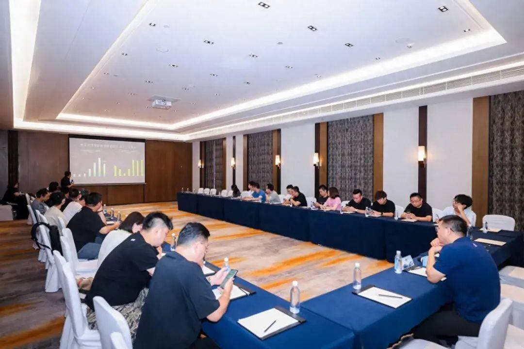 如何做到油耗减半、续航翻倍？深度解析比亚迪第五代DM技术