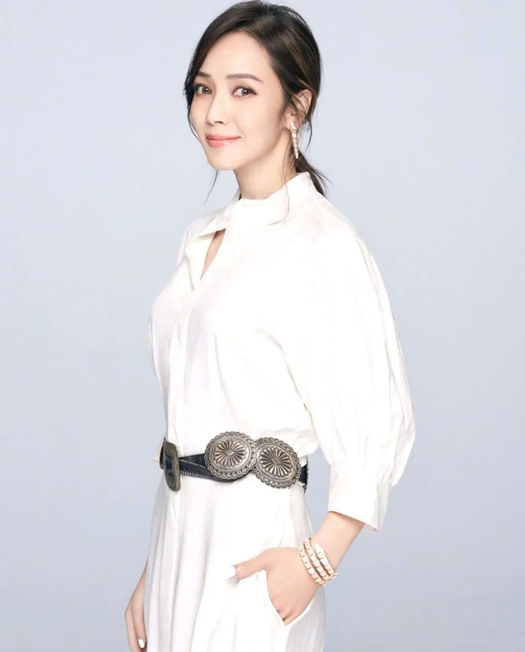 侯佩岑新身份曝光，一路撕掉“乖乖女”标签，不必活成别人期待的样子
