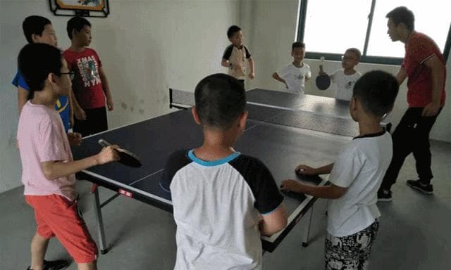 活力四溢的乒乓球舞动童谣