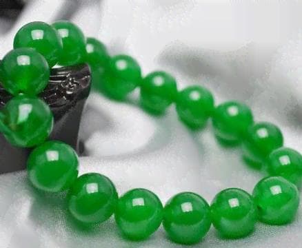 绿色玛瑙的天然种类与人工制作比较