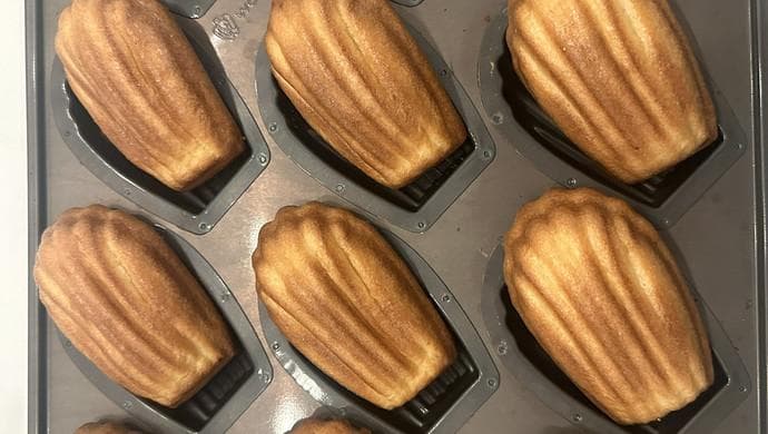 黄油年糕蛋糕：外酥里糯的美味甜点