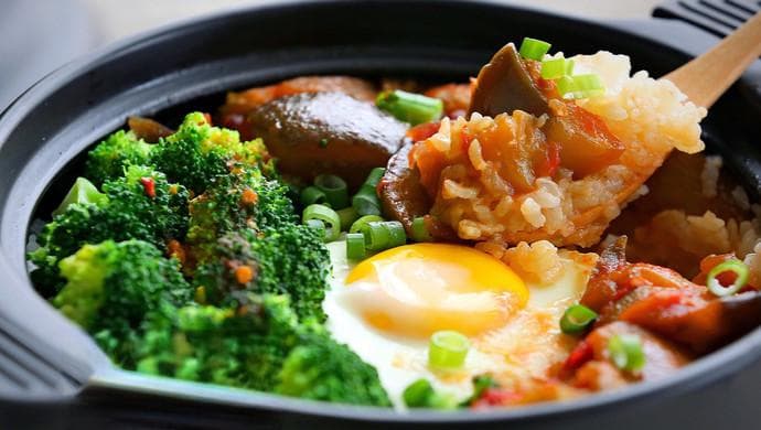 西红柿茄子煲仔饭