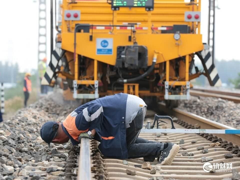 垂直天窗‌、‌V型天窗、施工天窗、维修天窗