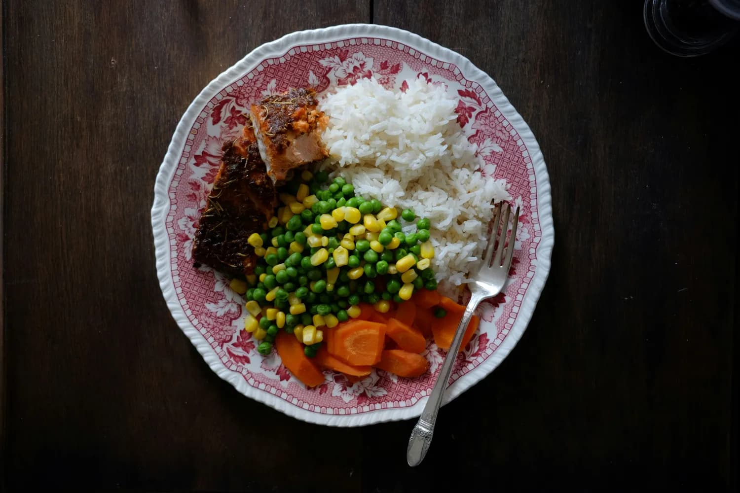 豌豆焖大虾：一道色香味俱全的春季美味