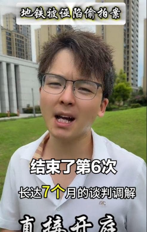 苦等一年，追风小叶无奈开启直播带货，网友主动请求被“割韭菜”