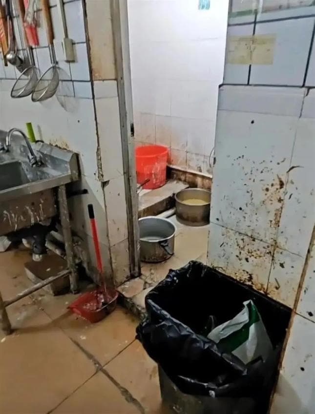 深圳外卖店后厨卫生问题曝光，多地启动外卖骑手“随手拍”监督机制