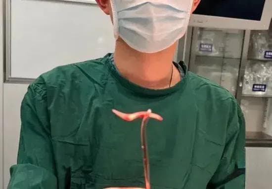 “消失”的鱼刺，让他们不得不切开脖子，医生：别再丧命式自救了