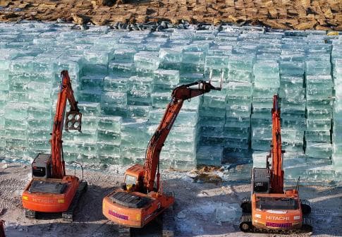 第二十六届哈尔滨冰雪大世界：以“冰雪同梦 亚洲同心”为主题，打造世界级冰雪盛宴